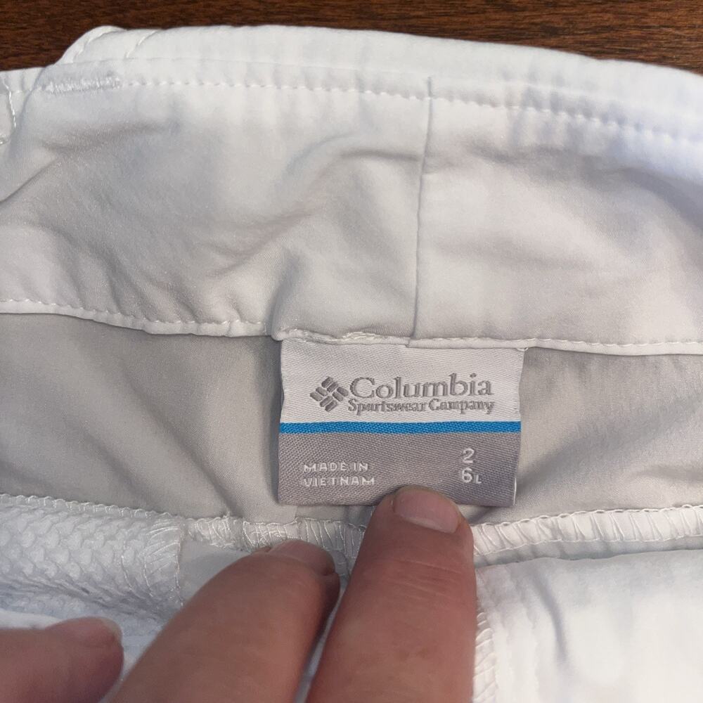 Columbia PFG Women's Size 2 White 6” Inseam Shorts - Picture 4 of 6